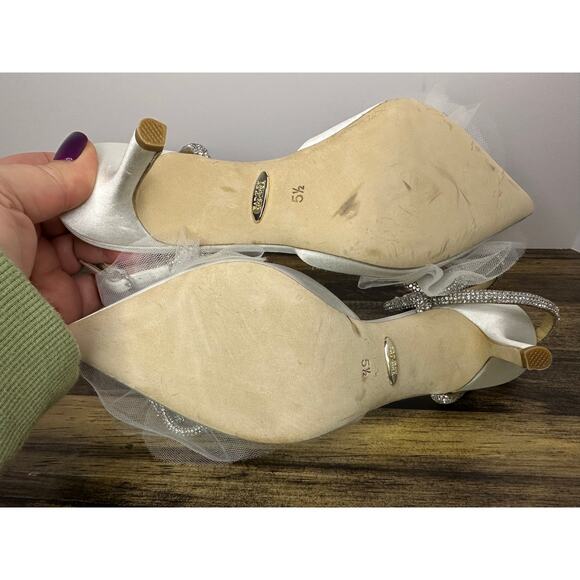 Badgley Mischka Sacred Soft White Pumps – Size 5.5 | Elegant Bridal Shoes - Picture 9 of 11
